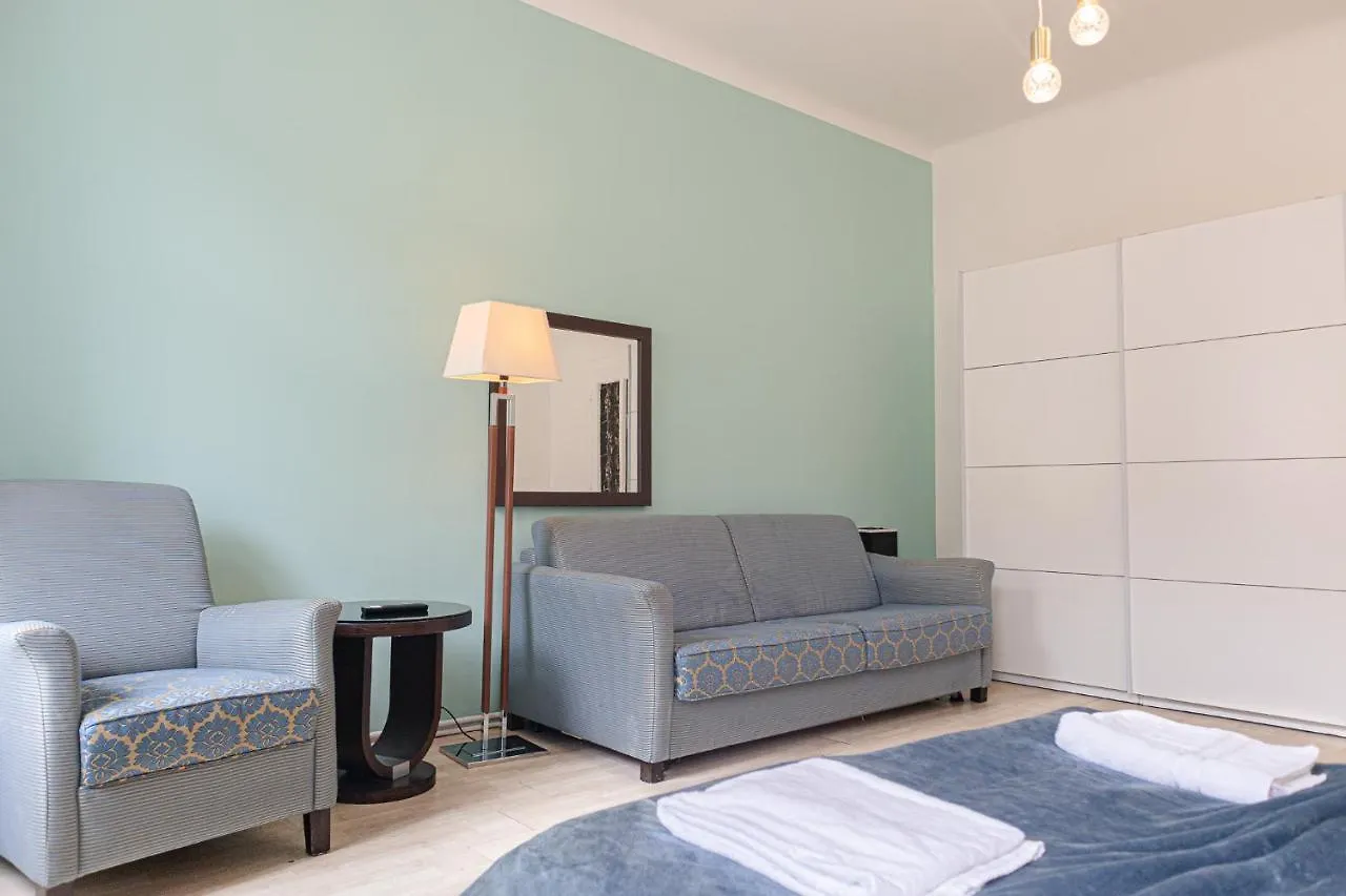 וינה Inviting 2Br Apartment Centrally Located